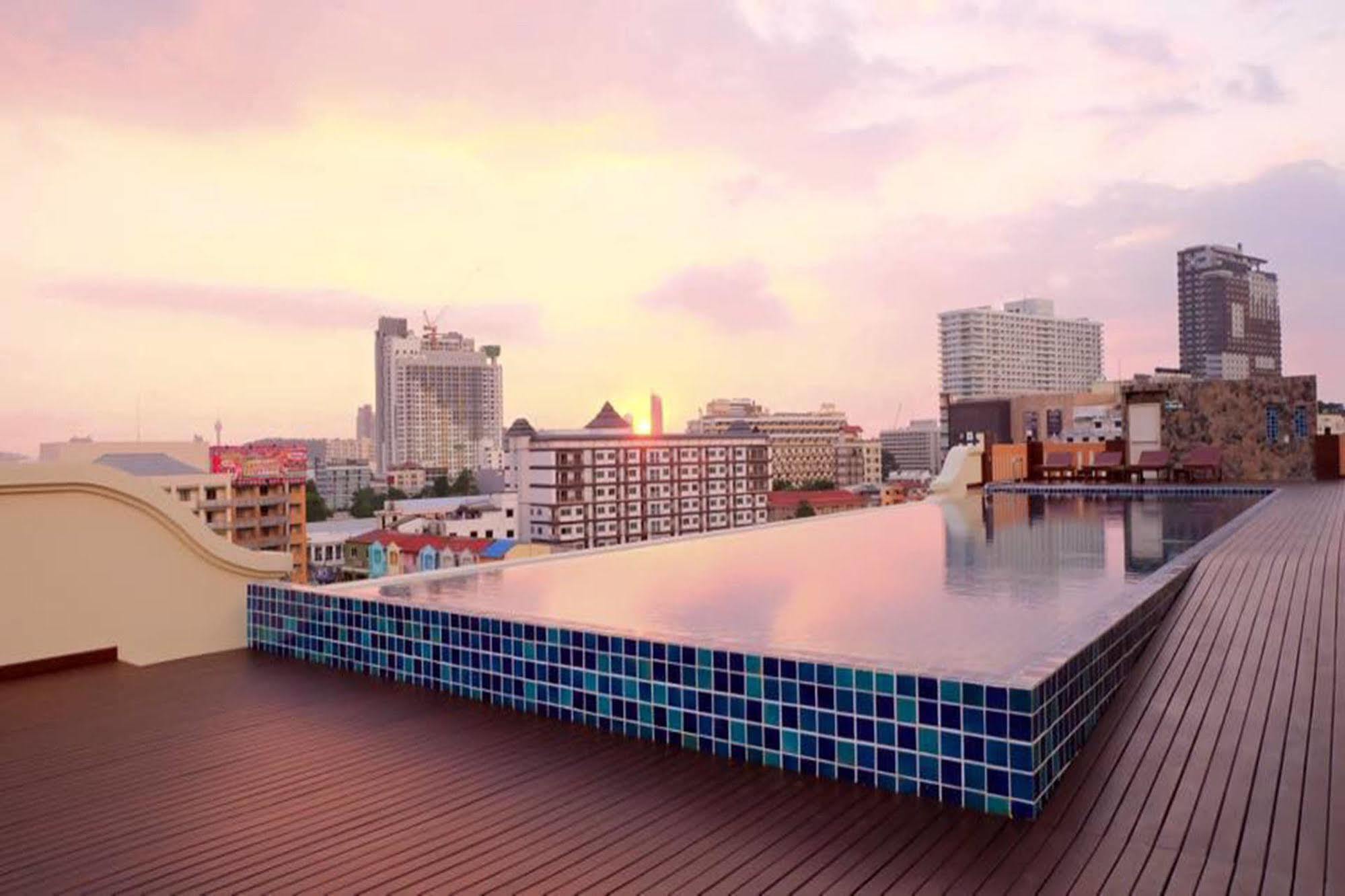 D Hotel Патая Екстериор снимка