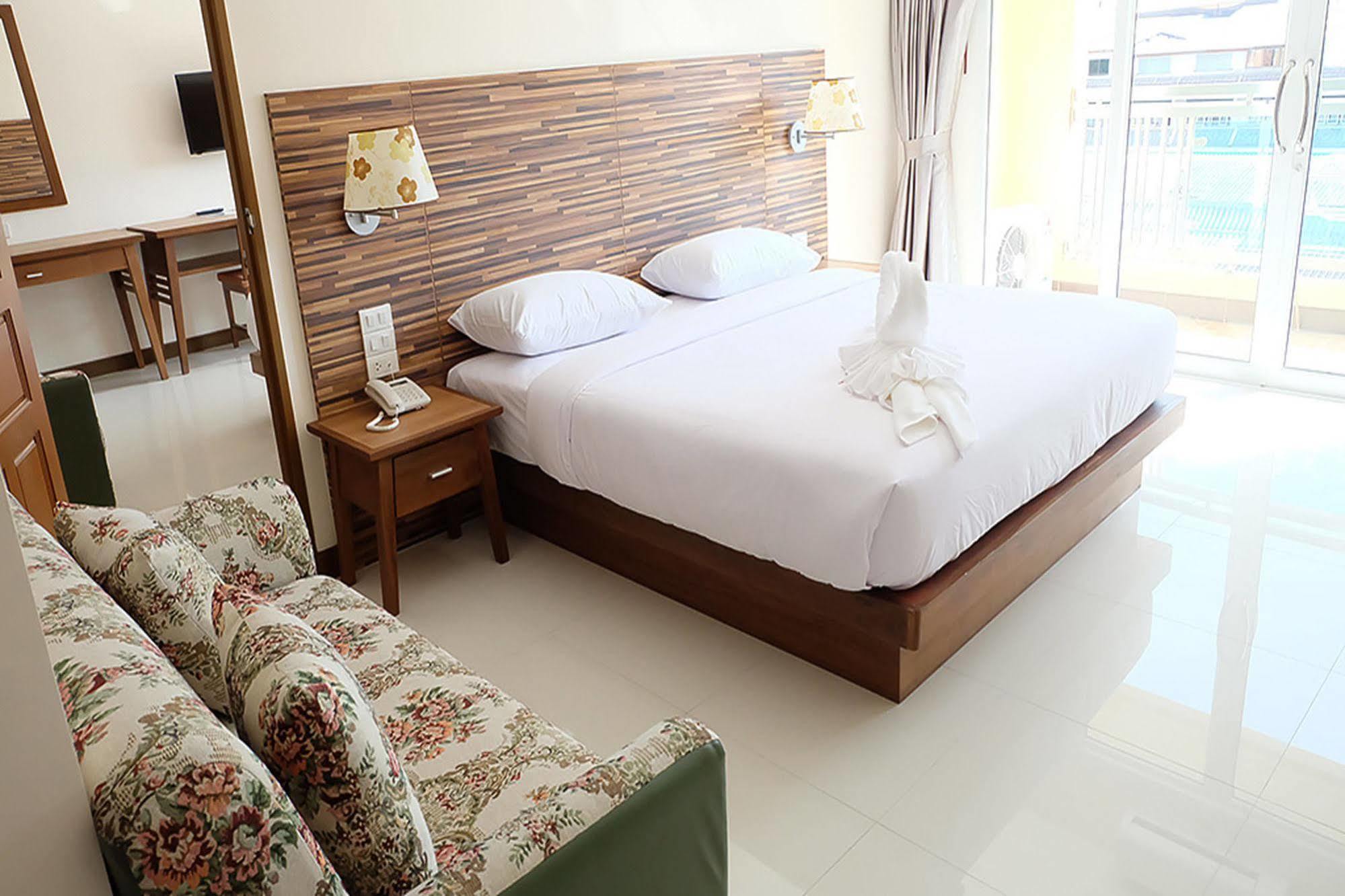 D Hotel Патая Екстериор снимка